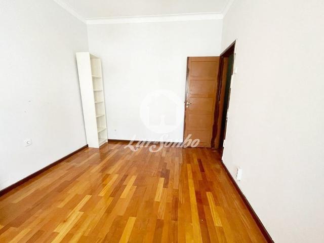 Casa de 250 m² à venda Póvoa de Varzim, Porto