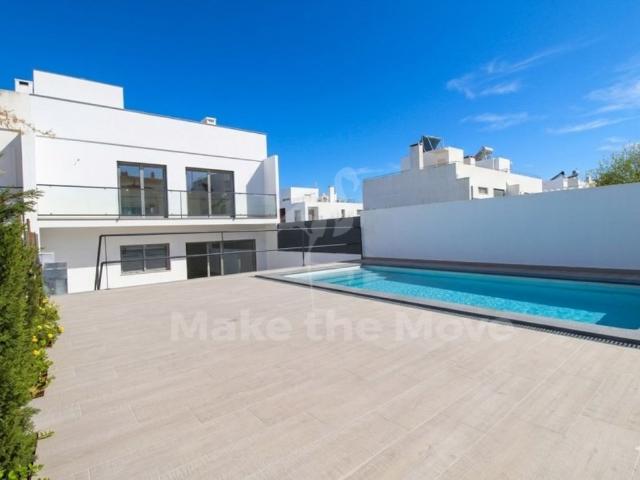 Casa de 256 m² à venda Moncarapacho, Olhão, Faro