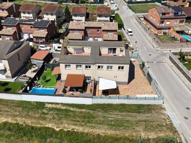 Casa de 263 m2 en venta Vidreras, Cataluña