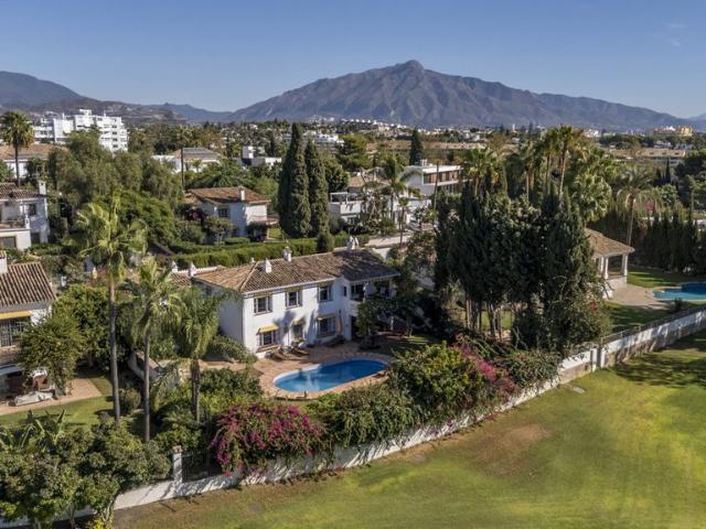 Casa de 263 m2 en venta Guadalmina, España