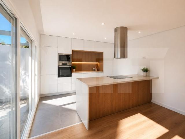 Casa de 268 m² à venda Seixal, Portugal