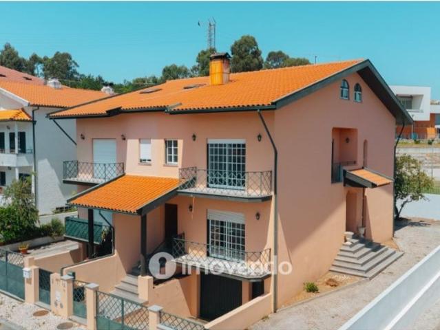 Casa de 268 m² à venda Viseu