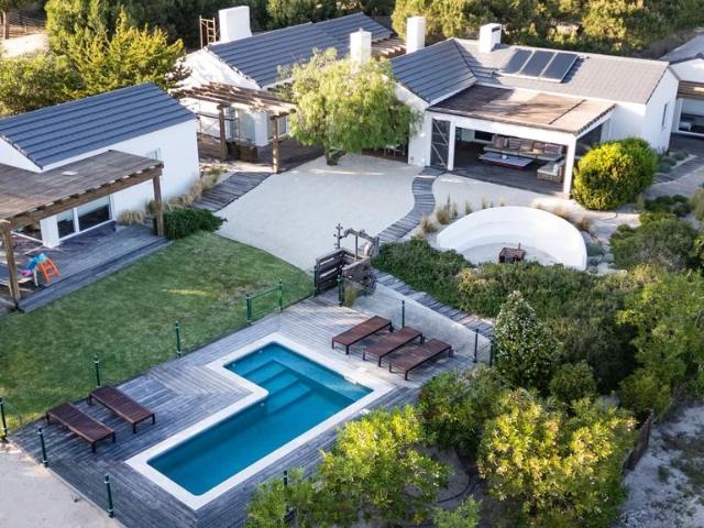Casa de 276 m² à venda Alcácer do Sal, Setúbal