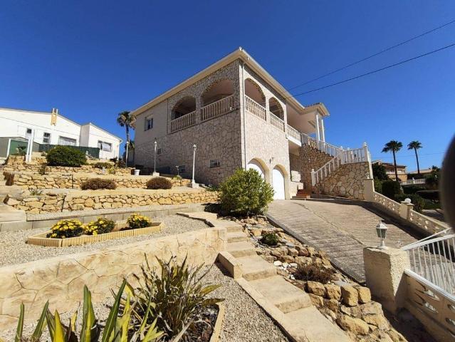 Casa de 280 m2 en venta la Nucia, España