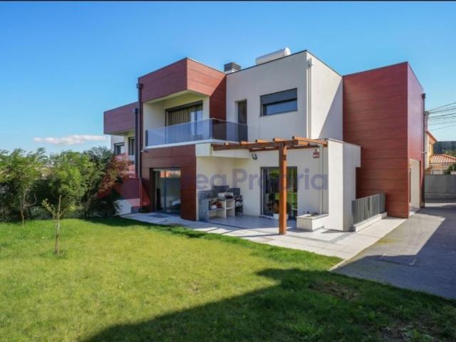 Casa de 287 m² para alugar Atiba Estoril, Cascais, Lisboa