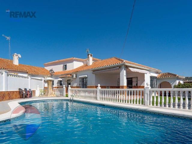 Casa de 285 m2 en venta Rincón de la Victoria, Andalucía