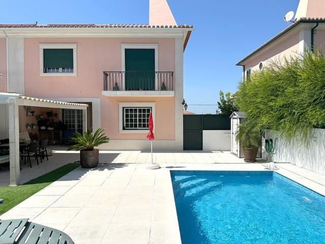 Casa de 297 m² à venda Vila Nogueira de Azeitao, Setúbal