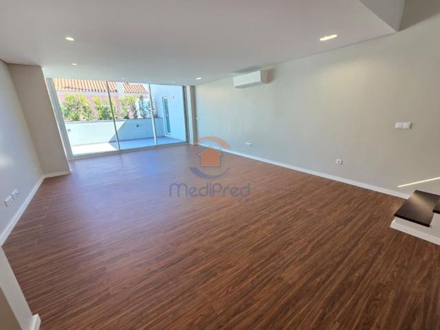 Casa de 295 m² à venda Bairro do Trigache Norte, Odivelas, Lisboa