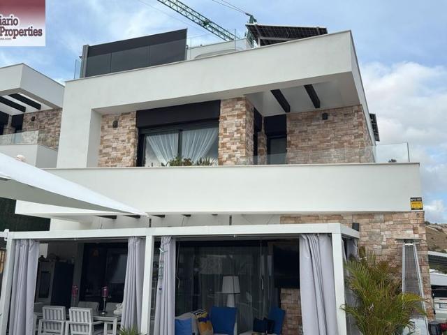 Casa de 200 m2 en venta Finestrat, Comunidad Valenciana