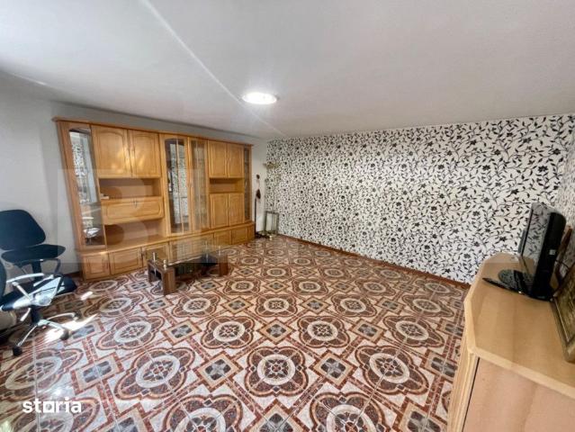 Casa de 210 mp, curte cu terasa, centrala termica, pretabil muncitori