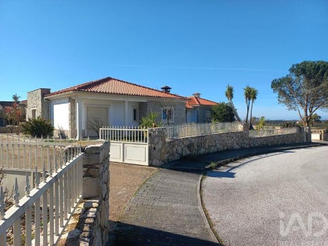 Casa de 212 m² à venda Arrabal, Leiria