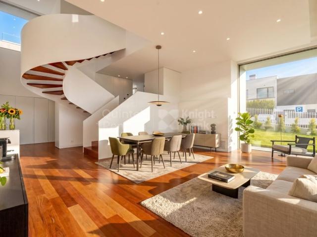 Casa de 215 m² à venda Oeiras, Portugal