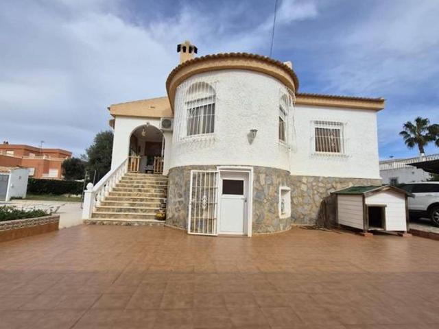 Casa de 220 m2 en venta Torrevieja, España