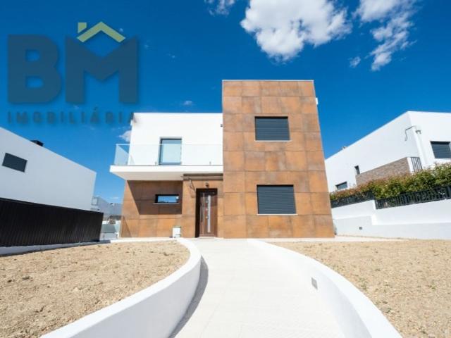Casa de 220 m² à venda Castelo Branco, Portugal