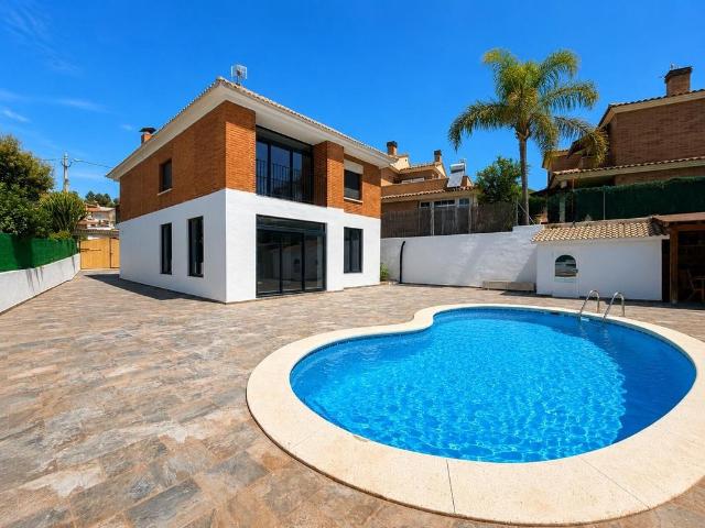 Casa de 228 m2 en venta Segur de Calafell, España
