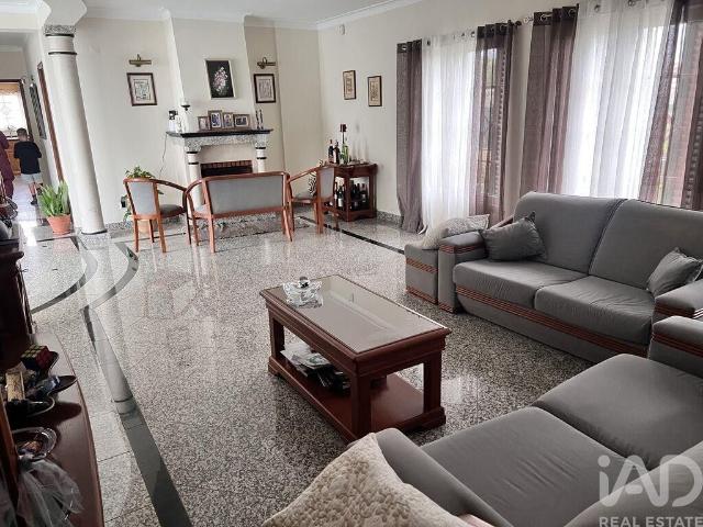 Casa de 230 m² à venda Fernao Ferro, Setúbal