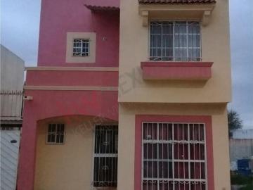 Casa de 2 Pisos en Venta en Ex Hacienda, Apodaca