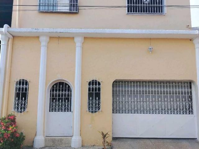 Casa de 2 planta en La Casona II, Av. Intercomunal Turmero Maracay