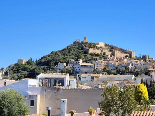 CASA DE 2 PLANTAS CON POTENCIAL DE EXPANSIÓN EN CAPDEPERA, MALLORCA