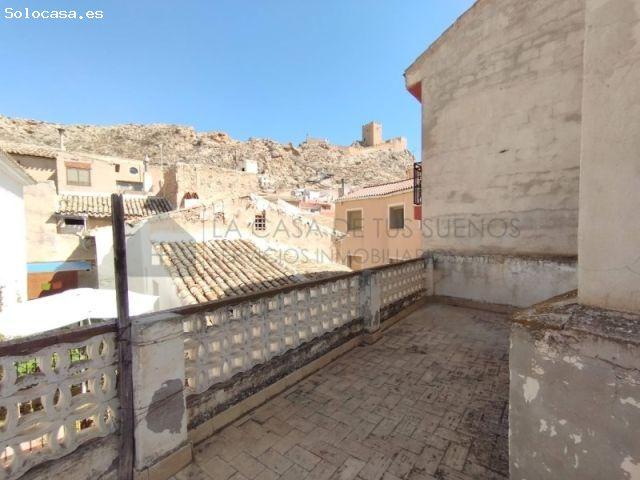 CASA DE 2 PLANTAS CON TERRAZA PARA REFORMA INTEGRAL EN SAX
