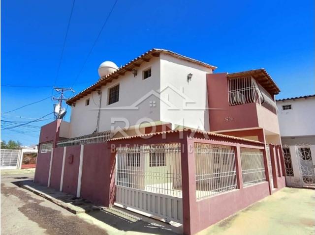 Casa de 2 plantas en Venta, ubicada en Santa Irene