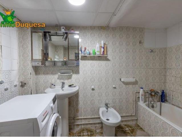Casa de 2 plantas para reformar. Junto plaza del TRIUNFO