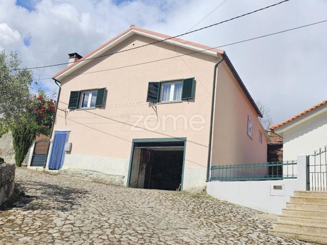 Casa de 2 quartos com quintal em Trás os Montes – Vida Rural Pacífica em Su