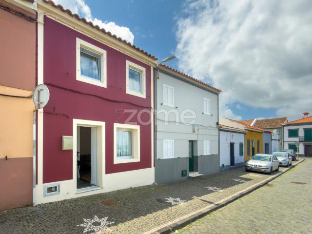Casa de 2 quartos reformada próxima à praia de Ribeira Grande