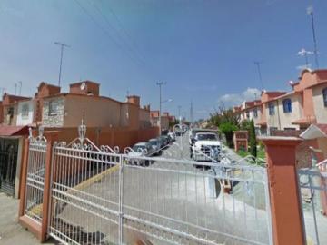 Casa de 2 Recamaras en Venta en Lagos de Cortijo cofradías de san Miguel Edo Mex Ideal para inverti