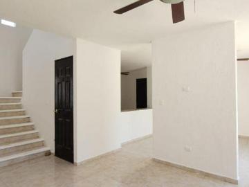CASA DE 2 RECAMARAS 1.5 BAÑOS, EN COL. IXCUMPICH /CHUBURNA DE DOS PISOS en privada