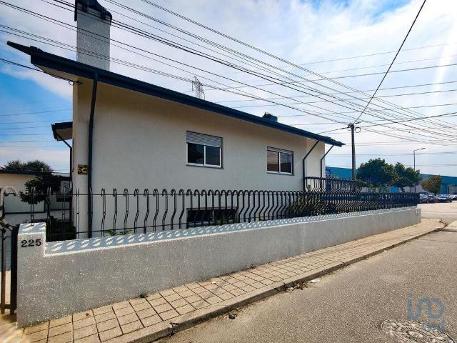 Casa de 340 m² à venda Alfena, Portugal
