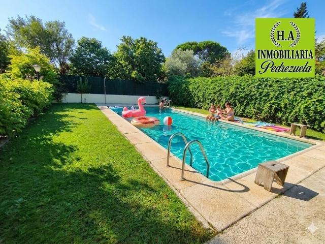 Casa de 350 m2 en venta Pedrezuela, Comunidad de Madrid