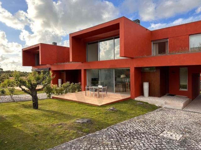 Casa de 352 m² para alugar Óbidos, Leiria
