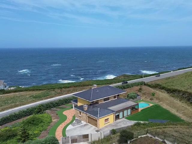 Casa de 367 m2 en venta Cervo, Galicia