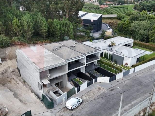 Casa de 365 m² à venda Lousada, Porto