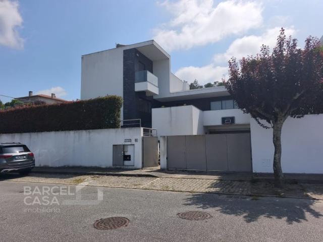à venda Casa Exclusiva de 378 m2, Gamil, Barcelos, Braga