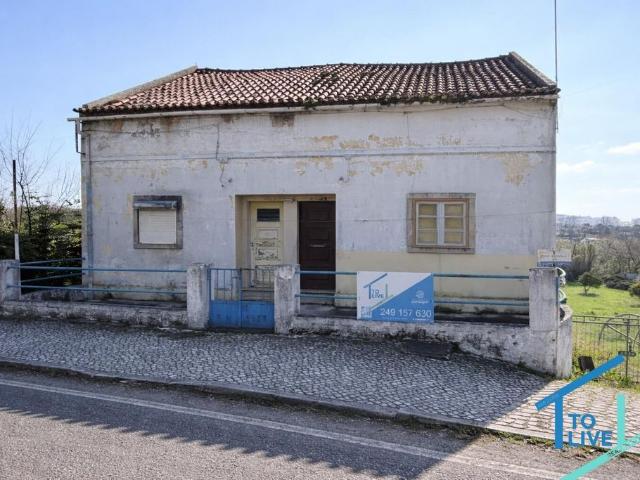 Casa de 395 m² à venda Tomar, Santarém