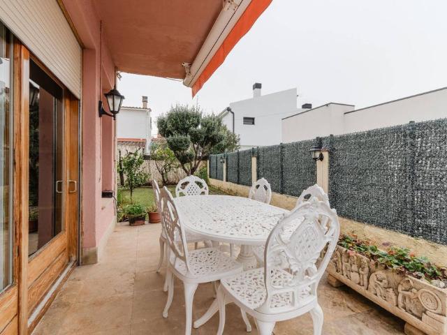 Casa de 300 m2 en venta Rosas, Cataluña