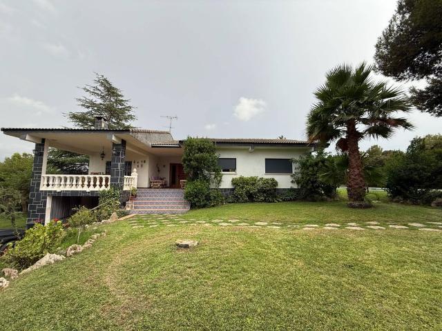 Casa de 305 m2 en venta Turís, Comunidad Valenciana