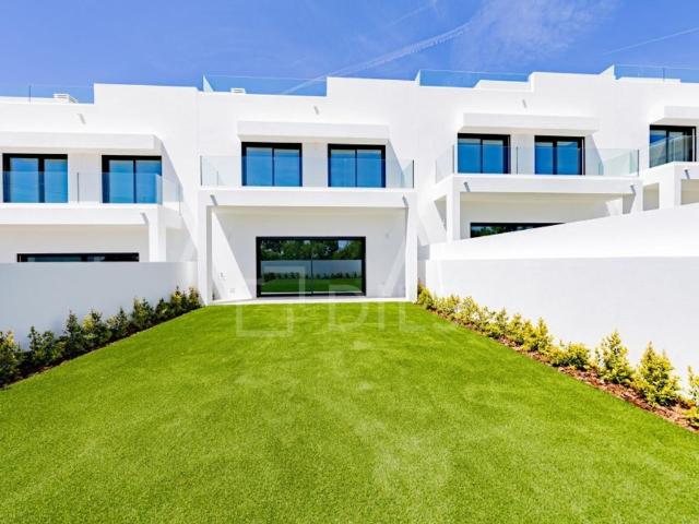 Casa de 315 m² à venda Moncarapacho, Olhão, Faro