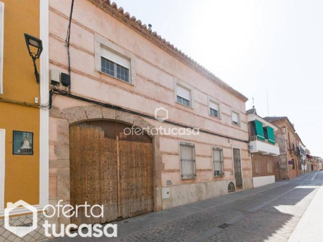 ✨ Casa de 315 m² en el centro de Manzanares, para entrar a vivir y con grandes posibilidades