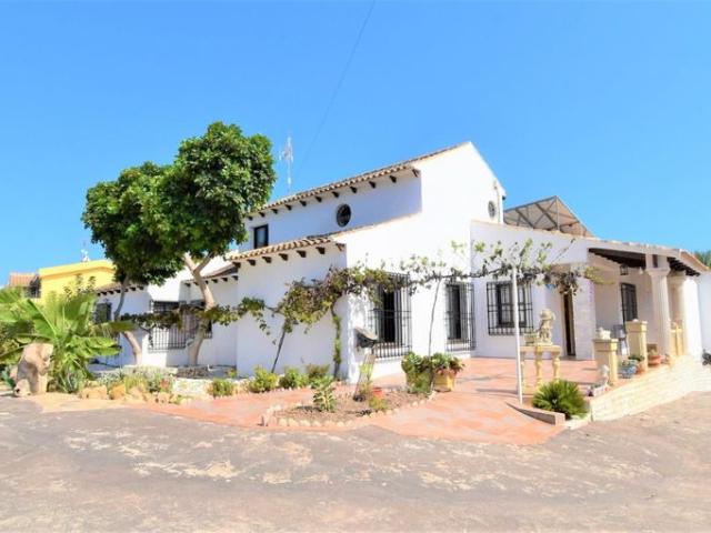 Casa de 325 m2 en venta Playas de Orihuela, Comunidad Valenciana