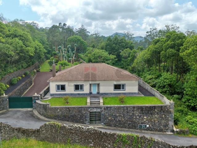 Casa de 325 m² à venda Ribeira Grande, Portugal
