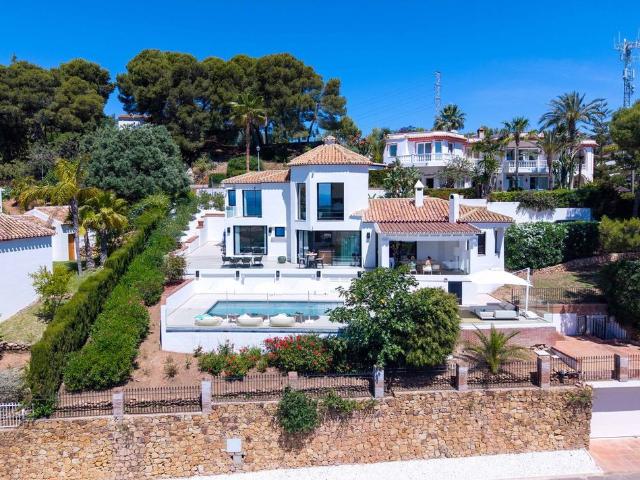 Casa de 328 m2 en venta Las Chapas, Andalucía