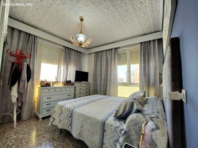 Casa de 3 dormitorios con terraza en el centro de Águilas