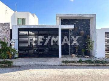 Casa de 3 habitaciones con piscina en los héroes