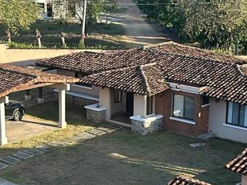Casa De 3 Habitaciones En Venta En Chitré, Herrera