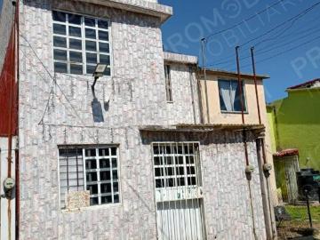 Casa de 3 niveles con 4 recamaras, en Paseos de Ecatepec, Col. Guadalupe Victoria, Ecatepec