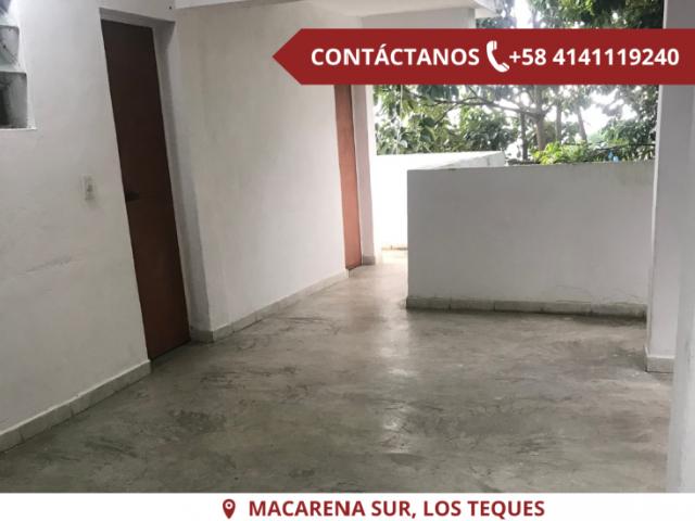 Casa de 3 niveles en Venta en Macarena Sur, Los Teques