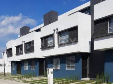 Casa de 3 niveles en renta en Villas Xaltipa, Cuautitlán